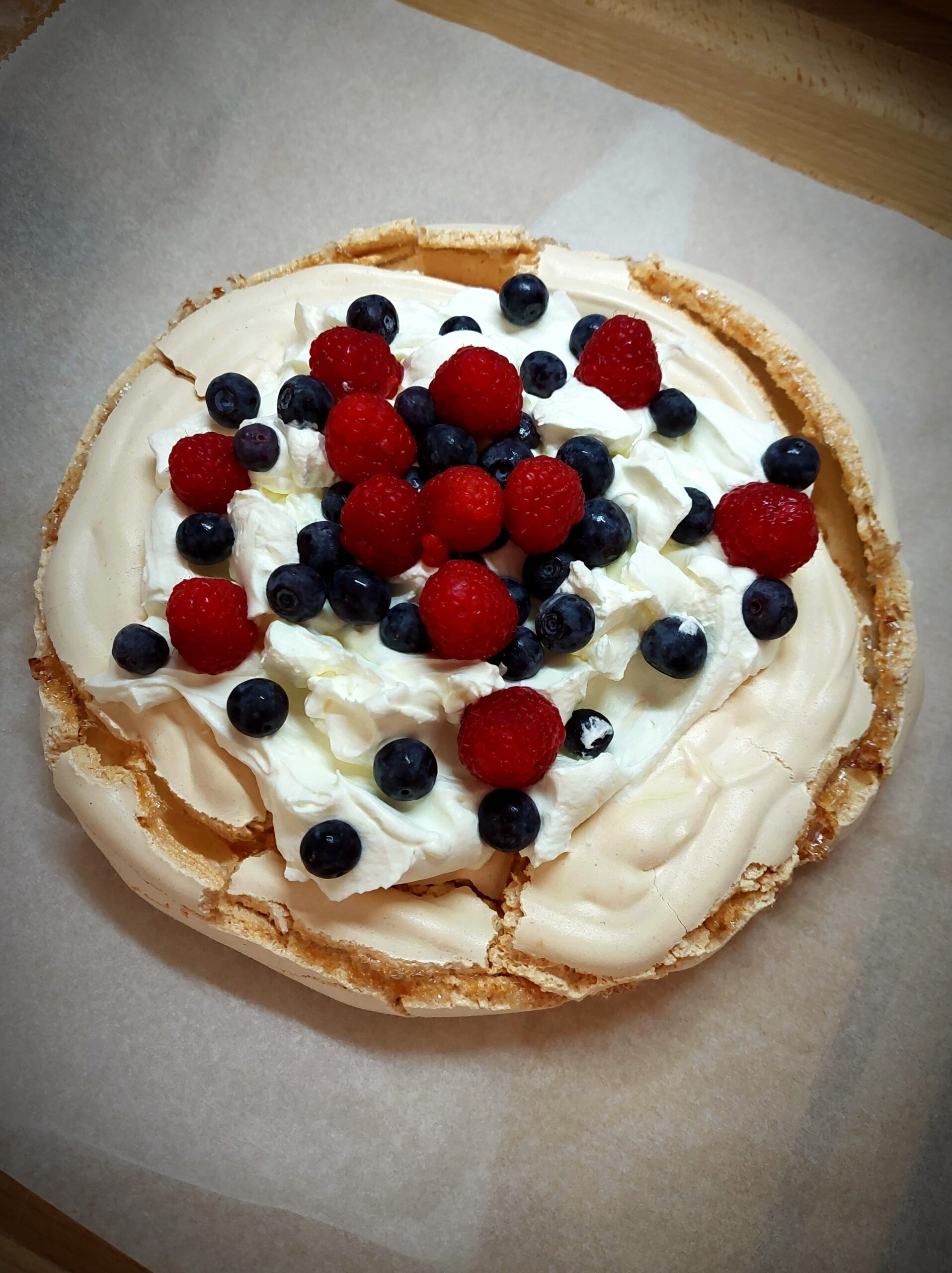 pavlova, egg whites, stunning and delicious, to repeat, first time