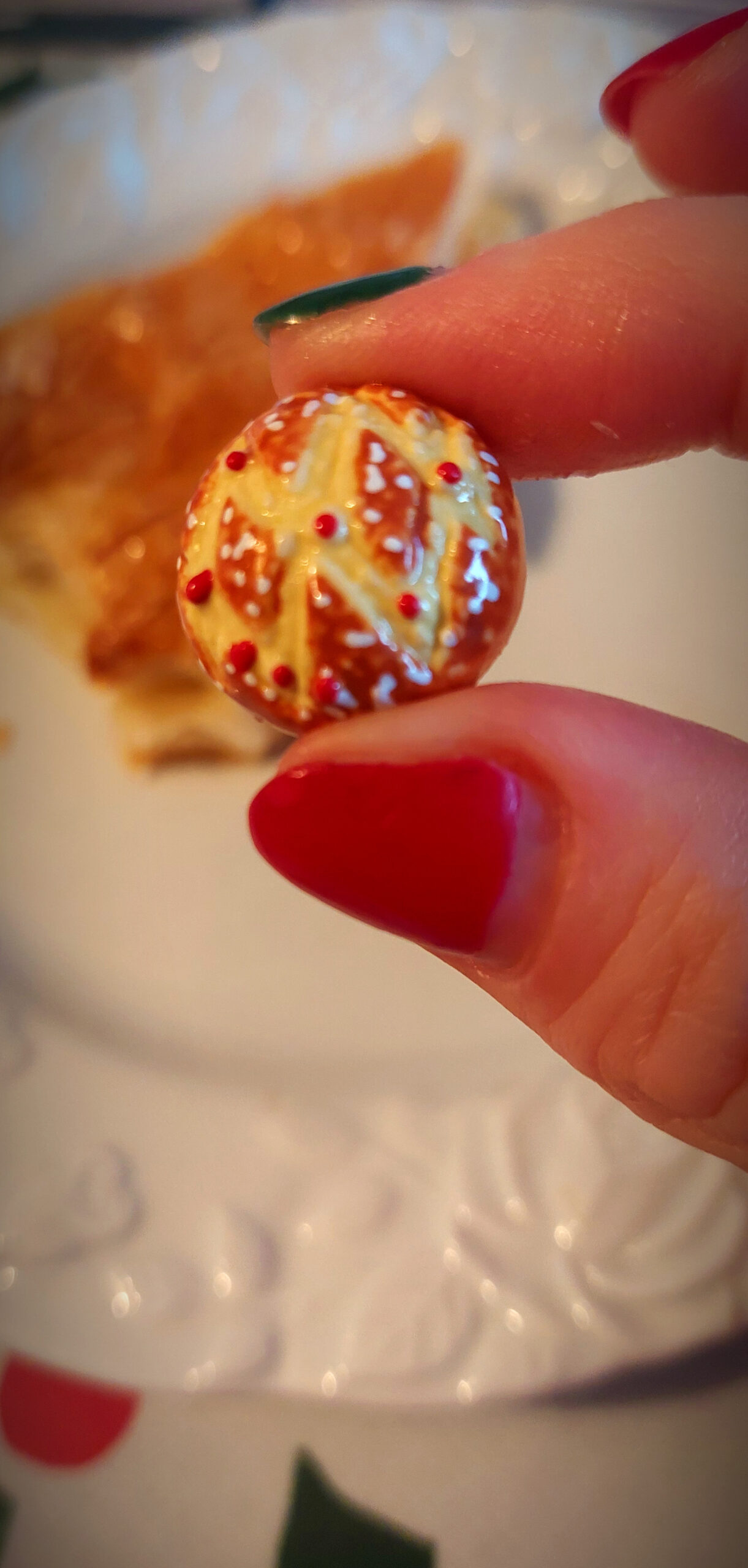 les trois rois, gallette des rois, fève, l'Épiphanie, 6. janvier, la reine, frangipane, pour bien commencer l'année, chaque janvier, traditions, The three kings, King Cake, bean, Epiphany, January 6th, the queen, frangipane, to start the year dober začetek leta, vsak januar, tradicija, I tre re, fava, Epifania, invece della Befana, 6 gennaio, la regina, frangipane, per iniziare bene l'anno, ogni gennaio, tradizioni,